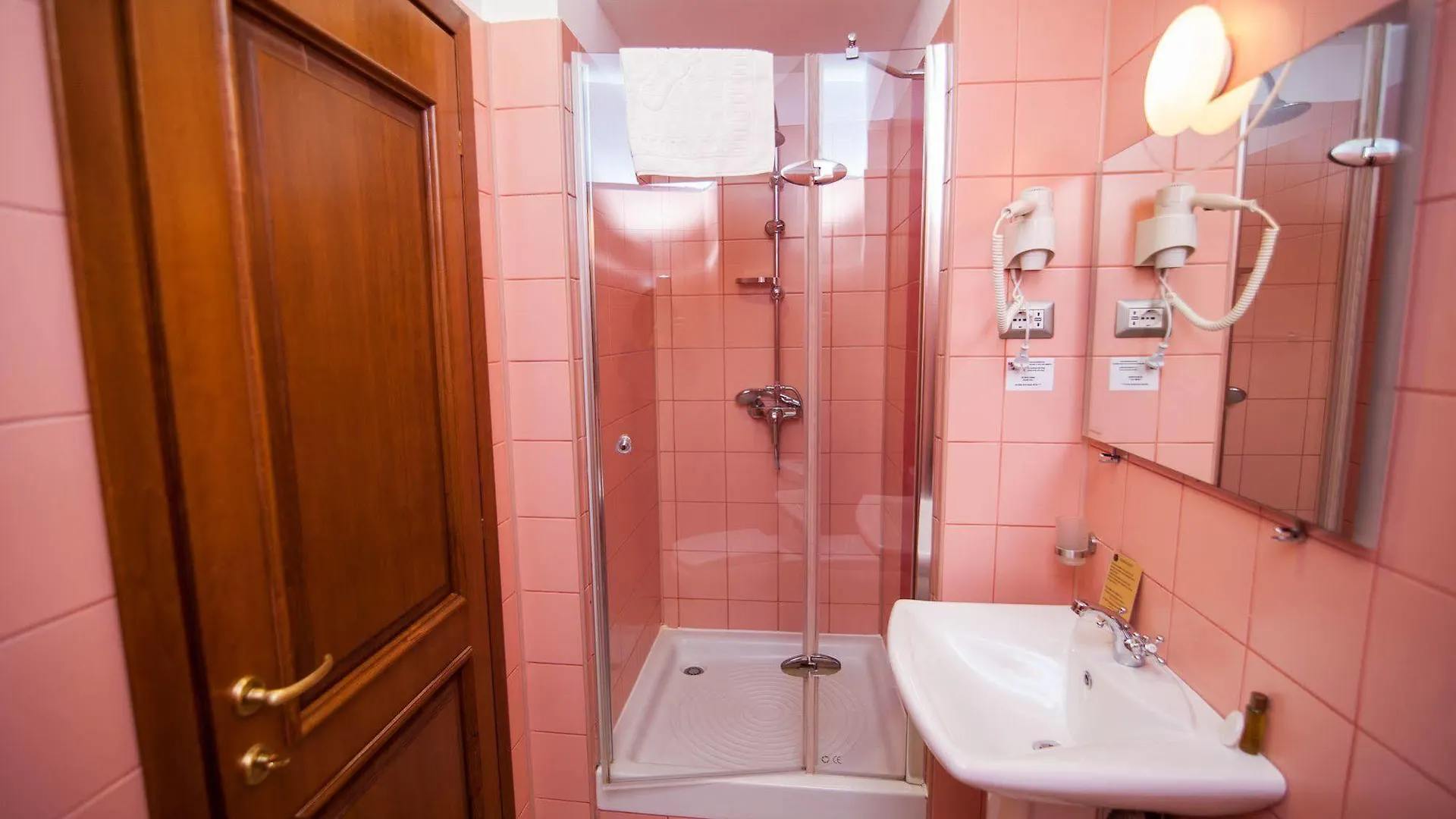 Hotel Dbh Bukurešť